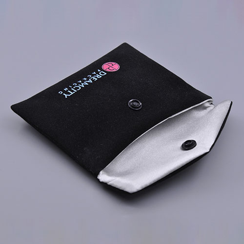 Saquinhos personalizados para joias envelope de veludo com forro de cetim e botão de pressão
