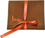 Envelopes de veludo com bordados personalizados e fita