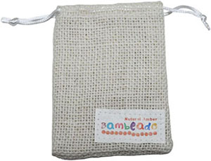 White jute burlap bag with satin rattail drawstring. Size: 8.5cm x 11cm