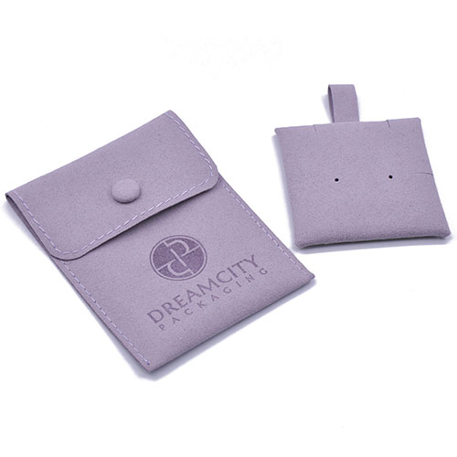 Bolsa para joias de couro de microfibra com botão de pressão e logotipo gravado, com almofada de inserção.