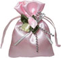 Bolsa de satén con roseta doble rosa